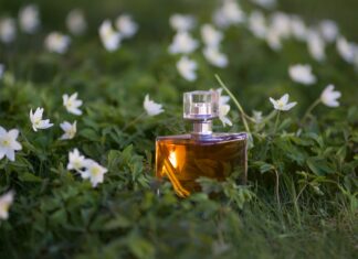 A final ball or a kaleidoscope of desires with Lancome La Vie Est Belle