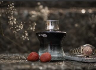 The Molecular Trace of Desire and Emotional Intimacy: SILENZIA FOR MAN Review molecular skin scent perfume